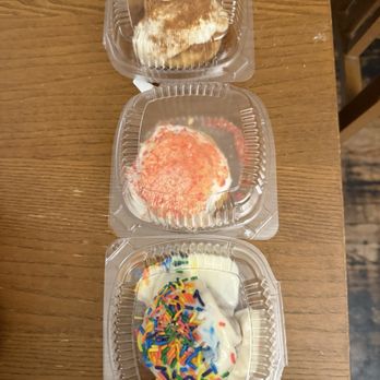 BossyBundts - Strawberry Crunch Birthday Kake - Cupcakes Near Me - Redondo Beach, California