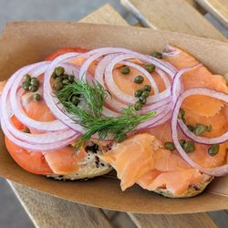 WoodGrain Bagels & Deli - Brooklyn Classic | Instagram: @telephonesmoothie