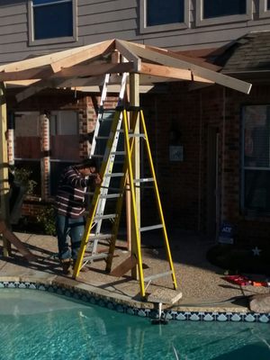 Straight Line Roofing Logo