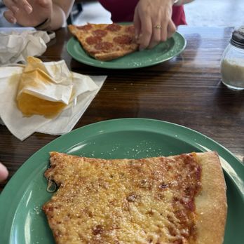 Green Mountain Pizza - Pizza Near Me - Clermont, Florida