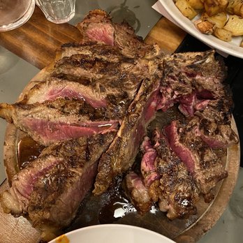 Trattoria 4 Leoni - Bistecca alla fiorentina sul filetto al. - Italian Near Me - Florence, FI Trattoria 4 Leoni - Bistecca alla fiorentina sul filetto al. - Italian Near Me - Florence, FI