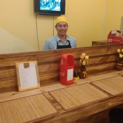 Hino - Hino Sushi bar...   Atendimento excepcional e alta qualidade. Num ambiente atraente e aconchegante.   Deliciosas opções.