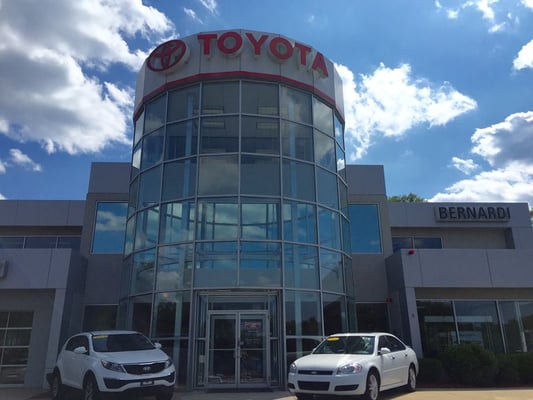 BERNARDI TOYOTA - Updated July 2025 - 22 Photos & 260 Reviews - 1626 ...
