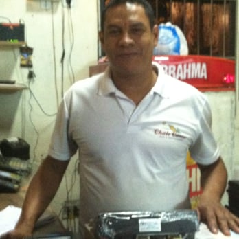 Chalé Canoa Restaurante - A member of the wonderful staff. - Seafood Near Me - Niterói, RJ Chalé Canoa Restaurante - A member of the wonderful staff. - Seafood Near Me - Niterói, RJ