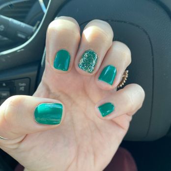 Nina's Nails & Spa - Perfect holiday nails - Nail Salons Near Me - Rio Rancho, New Mexico