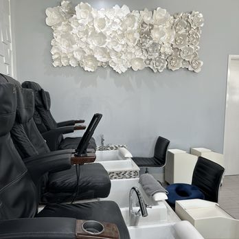 Polish Pedi & Nails Spa - Pedicure chairs - Nail Salons Near Me - New Orleans, Louisiana Polish Pedi & Nails Spa - Pedicure chairs - Nail Salons Near Me - New Orleans, Louisiana