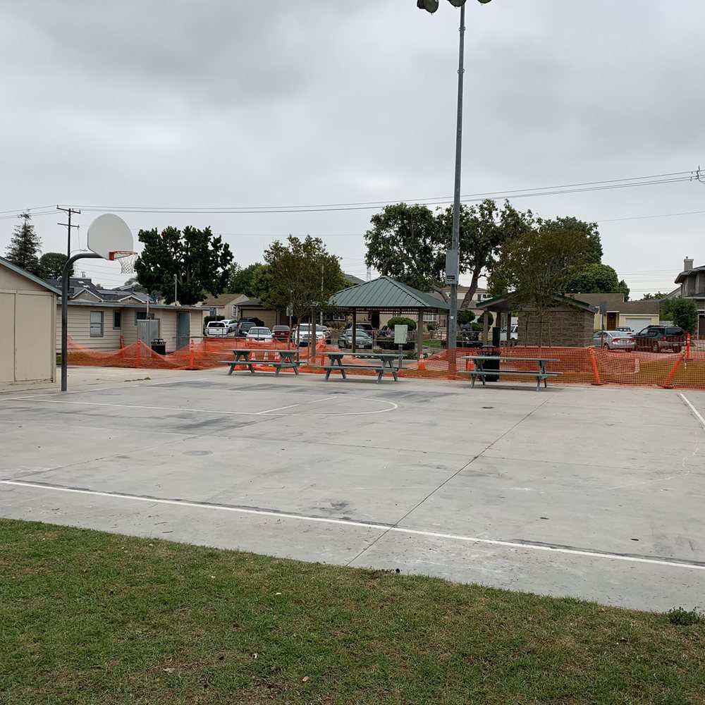 Anderson Park - Half basketball court - Parks Near Me - Redondo Beach, California Anderson Park - Half basketball court - Parks Near Me - Redondo Beach, California