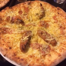 Punto ICS - Pizza spazio: parmigiano, prosciutto, fiori di zucca in pastella fritti e altre cose buone :D