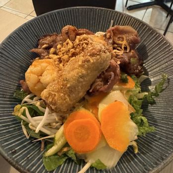 Khuu Bistro - Mixed egg roll  vermicelli - Vietnamese Near Me - Reseda, California