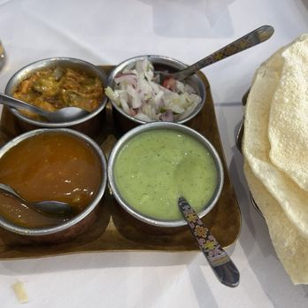 Shah Tandoori - Relish tray - Indian Near Me - London, XGL Shah Tandoori - Relish tray - Indian Near Me - London, XGL