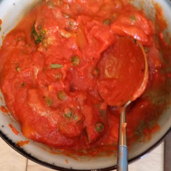 Garlic n Greens - Vegetables tikka masala containing peas, potatoes and bell peppers - Vegan Near Me - Bruges, VWV Garlic n Greens - Vegetables tikka masala containing peas, potatoes and bell peppers - Vegan Near Me - Bruges, VWV