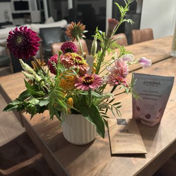 Carolina Flowers - Flowers and chocolate - Florists Near Me - Asheville, North Carolina