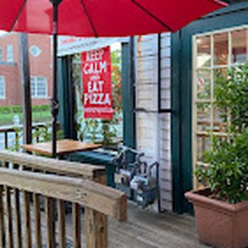 Minerva Pizzeria - Outside Summer Seating - Pizza Near Me - Wareham, Massachusetts