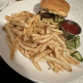 Commons Club - Waygu smash burger - Wine Bars Near Me - New Orleans, Louisiana Commons Club - Waygu smash burger - Wine Bars Near Me - New Orleans, Louisiana