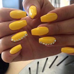 Glitter Nails & Beauty
