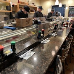 Sushi Fresh Ventura - Not so busy at 5:30pm on Friday