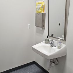 Selby's Food Service - Clean bathroom