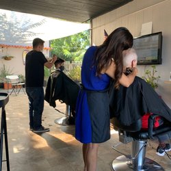Clips N Cuts - Cutting hair