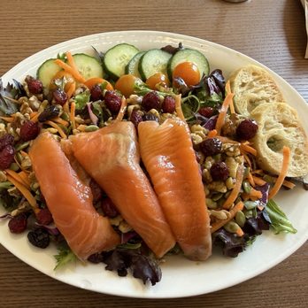 Rose Café - Salmon salad - Cafes Near Me - Drummondville, Quebec Rose Café - Salmon salad - Cafes Near Me - Drummondville, Quebec