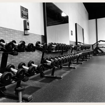 Planet Fitness - For Entree, you have 10 lbs to 80 lbs bumbell weights. - Gyms Near Me - Fairfield, California Planet Fitness - For Entree, you have 10 lbs to 80 lbs bumbell weights. - Gyms Near Me - Fairfield, California