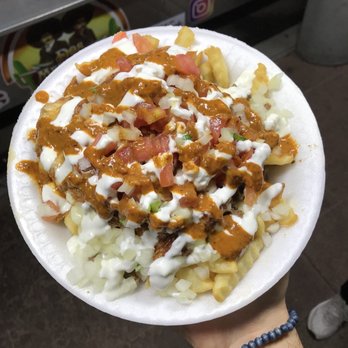 Dos Mexicanos Grill - Asada Fries with Hot Sauce and no cilantro - Food Trucks Near Me