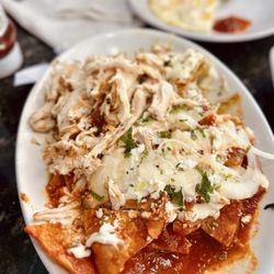 Tata's Cafe - Chilaquiles