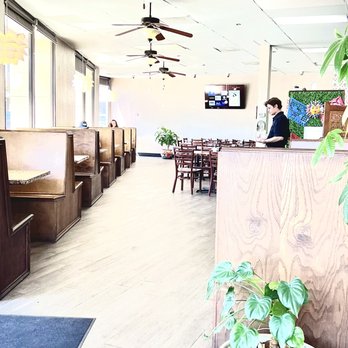 Thai Casa On Broadway - Open seating, bright indirect light, open feeling, good circulation of air! - Thai Near Me - San Antonio, Texas Thai Casa On Broadway - Open seating, bright indirect light, open feeling, good circulation of air! - Thai Near Me - San Antonio, Texas