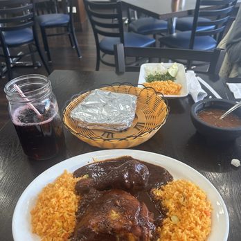 Huaraches Mexican Restaurant - Polle con mole - Mexican Near Me - Chicago, Illinois