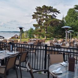 The Brewster Inn - Patio dining.