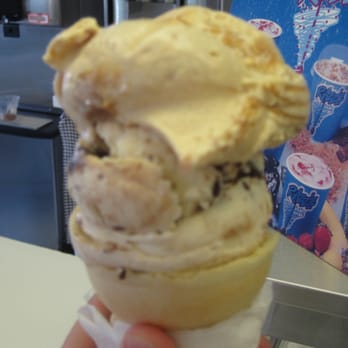 Murdick's Fudge - Desserts Near Me - Vineyard Haven, Massachusetts