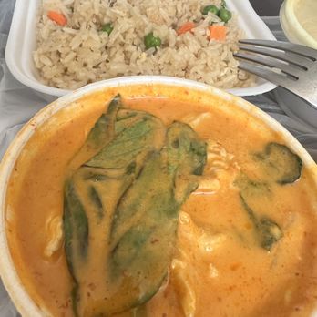Baan Thai - Fried rice and red curry - Thai Near Me - Santa Maria, California Baan Thai - Fried rice and red curry - Thai Near Me - Santa Maria, California