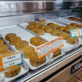 Lucky Bakery & BBQ - Moon cake - Bakeries Near Me - West Allis, Wisconsin