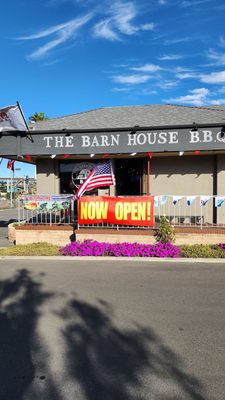 The Barn House BBQ by null