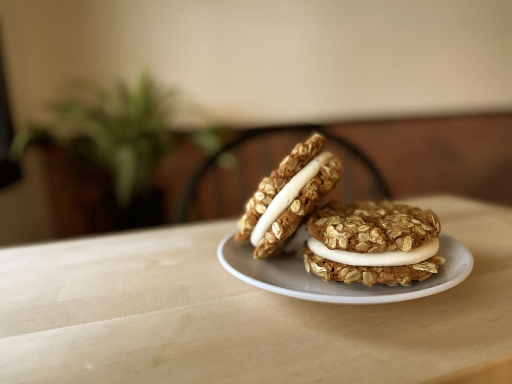 Belcross Biscuit Company  Logo