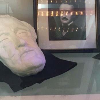 Curiosity Museum - Death mask of Poe - Museums Near Me - Alton, Illinois