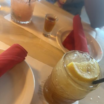 10 Rocks Tapas Bar & Restaurant - Cocktails - Tapas Bars Near Me - Pawtucket, Rhode Island