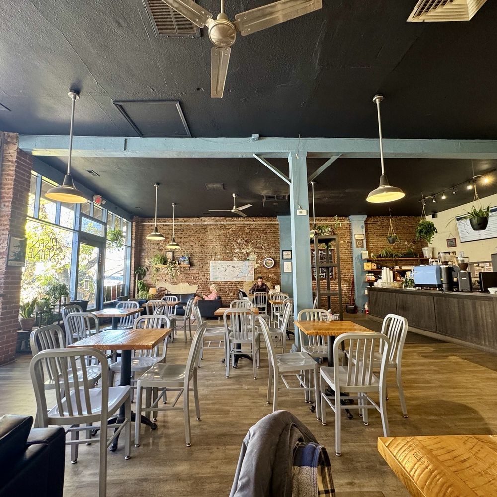 Rise & Shine - Dinning room - Breakfast & Brunch Near Me - Denver, Colorado Rise & Shine - Dinning room - Breakfast & Brunch Near Me - Denver, Colorado
