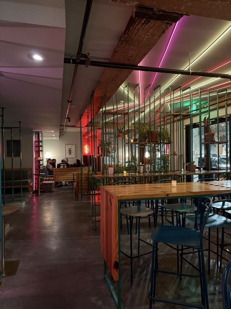 Dovetail Bar