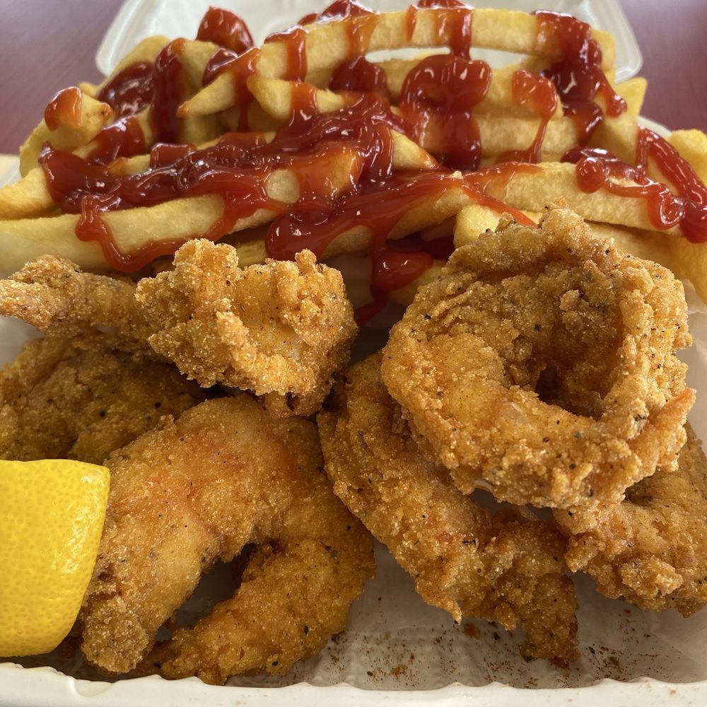 Fried jumbo shrimp combo with fries and drink Fried jumbo shrimp combo with fries and drink