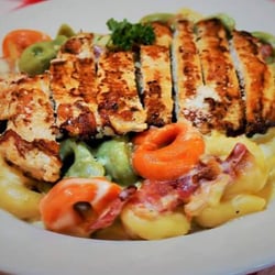Stella Mia Pizzeria - Tortelline Alfredo w/Chicken and Broccoli