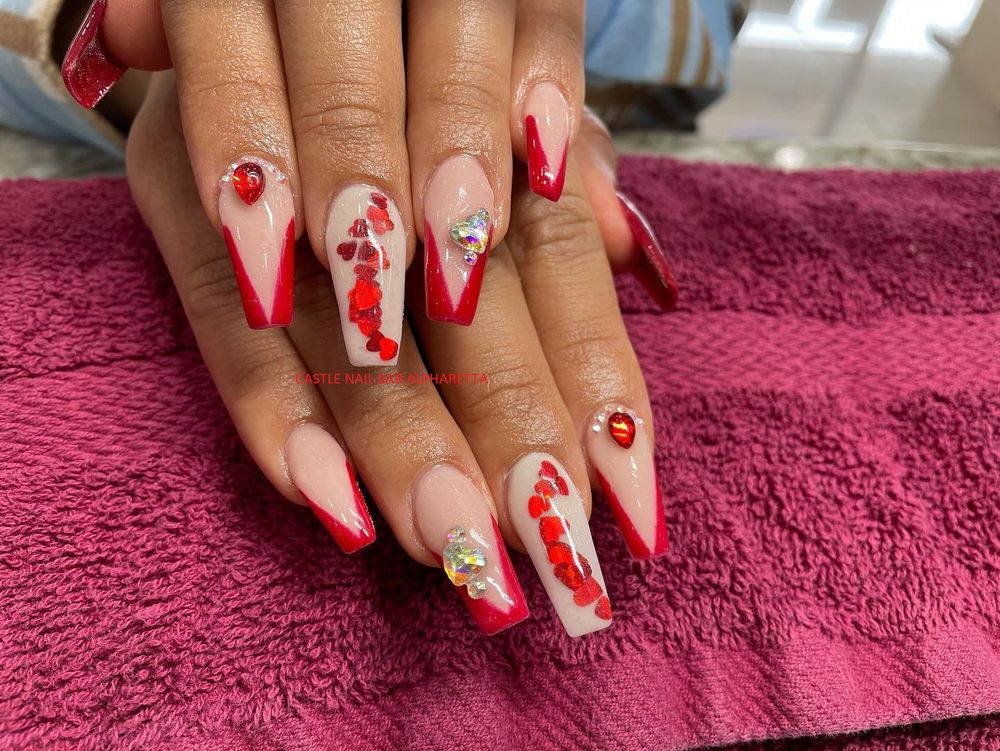 Castle Nail Bar Logo