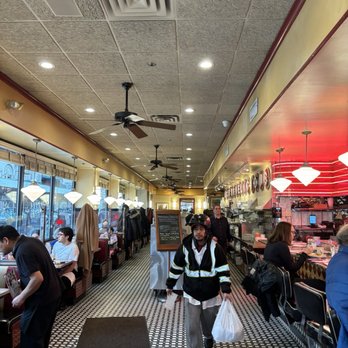Metro Diner - inside - Diners Near Me - New York, New York Metro Diner - inside - Diners Near Me - New York, New York