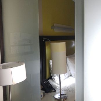 SpringHill Suites by Marriott Toronto Vaughan - Nice detail to divide the desk from the bed - Hotels Near Me - Vaughan, Ontario SpringHill Suites by Marriott Toronto Vaughan - Nice detail to divide the desk from the bed - Hotels Near Me - Vaughan, Ontario