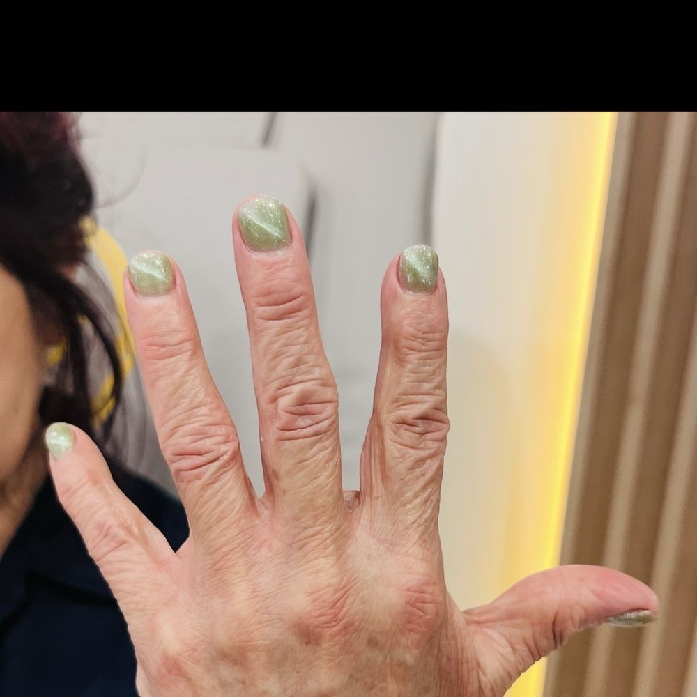 VD Nails Bar & Lash - Cat eye UV Gel by Vivian - Nail Salons Near Me - Levittown, New York VD Nails Bar & Lash - Cat eye UV Gel by Vivian - Nail Salons Near Me - Levittown, New York