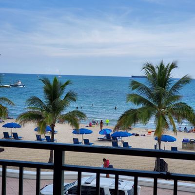 Con Murphy's Ocean Bar & Grill by null