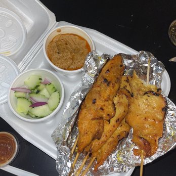 Khun Moo Thai Kitchen - Thai Near Me - Northridge, California Khun Moo Thai Kitchen - Thai Near Me - Northridge, California