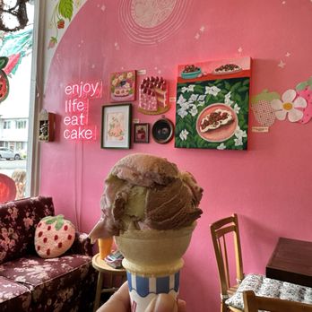 Zuckercreme - Themed Cafes Near Me - Portland, Oregon