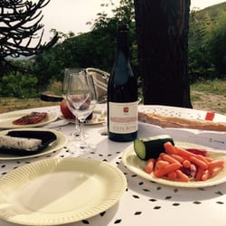 Bistrot de Serine - Picnic with our "for drinking now" Cote Rotie.