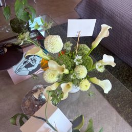 Medium arrangement, neutrals and unique flowers: so happy with the arrangement and service! grateful to you guys! Medium arrangement, neutrals and unique flowers: so happy with the arrangement and service! grateful to you guys!