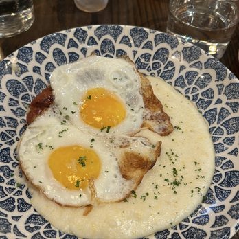 Chef Art Smith's Reunion - Andouille sausage and grits - American Near Me - Chicago, Illinois